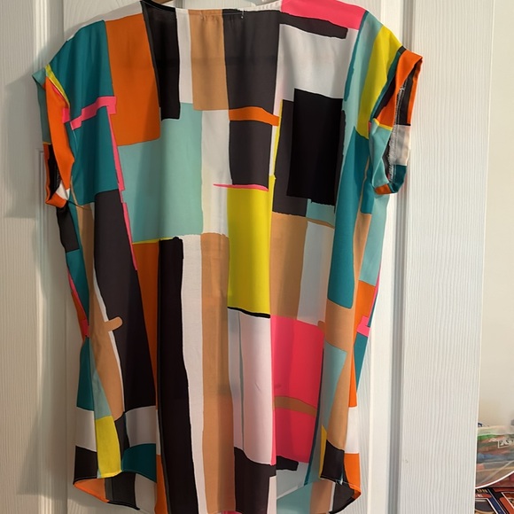 Pretty multicolored geometric top - Picture 5 of 5
